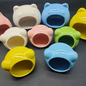 Nid en céramique de refroidissement Qi pour petits animaux Prévention de la chaleur estivale Pain Miel Sac Musaraigne Totoro Design pour Hamsters - Product Image 1