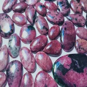 Juego de piedras sueltas de rubí zoisita de alta calidad para la fabricación de joyería artesanal y proyectos de artesanía, disponible al mejor precio. - Product Image 6