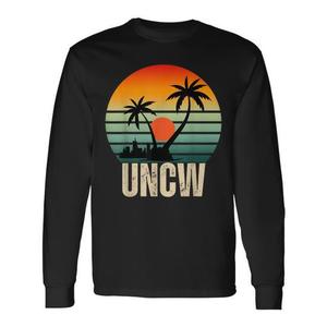 T-shirt a maniche lunghe Uncw Vintage Sunset, regalo per ex studenti, abbigliamento universitario - Product Image 1
