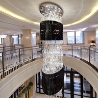 Lustre suspendu en verre artistique moderne ANNO pour escalier de villa duplex