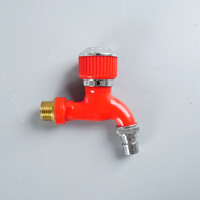 Machine à laver Distributeur de robinet d'eau en plastique Robinet en PVC Robinet d'eau en plastique Bibcock pour jardin