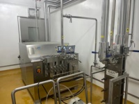 Homogenizer Otomatis Terkontrol PLC Tekanan Tinggi Industri Garansi 1 Tahun Asal Cina 300kg Susu Jus Saus