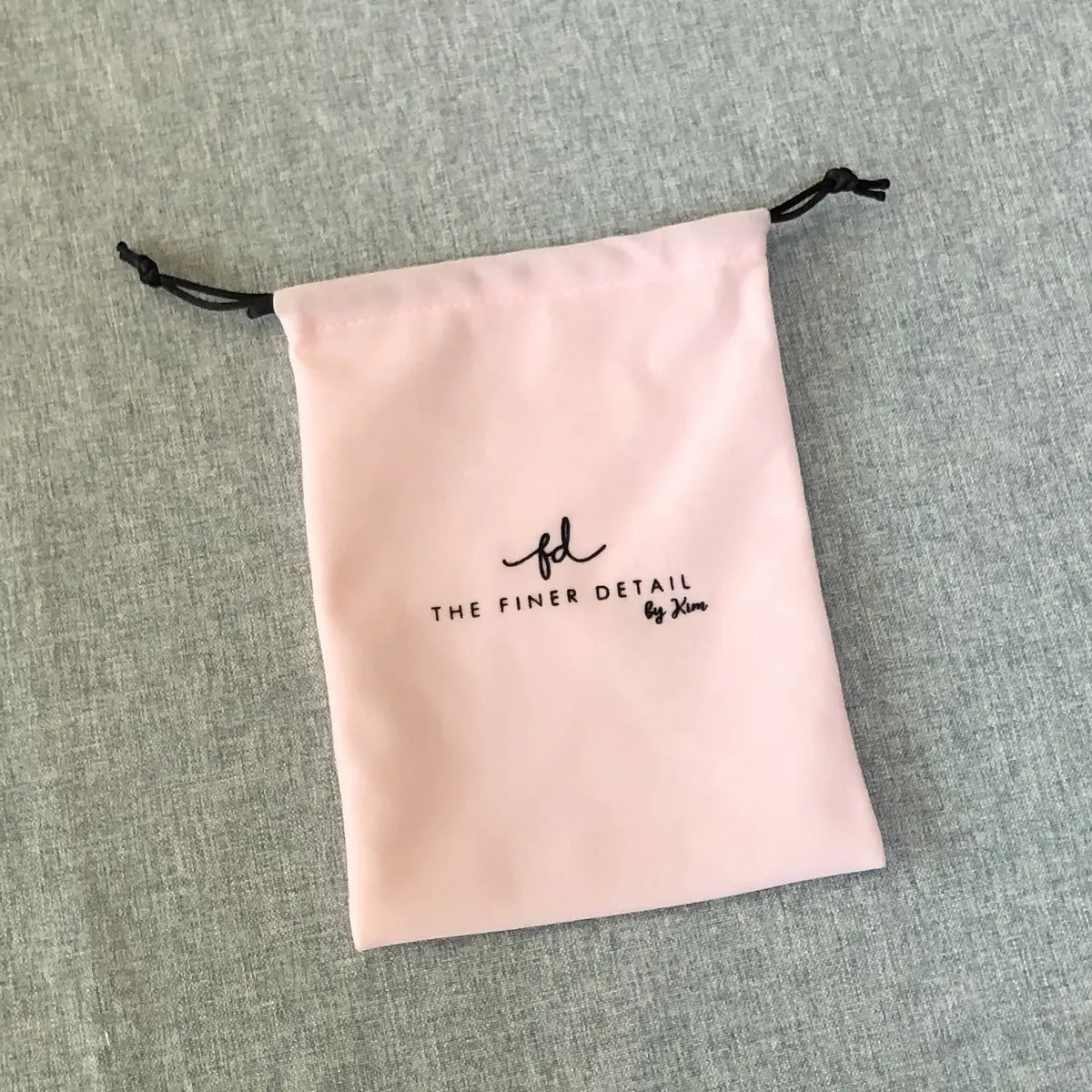 卸売カスタマイズソフトベルベットギフトバッグ印刷ロゴカスタムカラフルジュエリーパッキング小さなベルベット巾着袋
