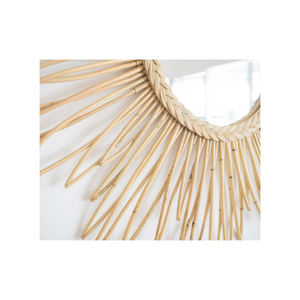 Miroir mural en rotin en forme de soleil, alliant élégance et texture naturelle, parfait pour rehausser le charme naturel du salon. - Product Image 2