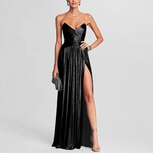 Robe de soirée formelle pour femme de style européen, avec décolleté plongeant, design plissé et fente, sans manches. - Product Image 1