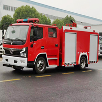 Usine directement vente DONGFENG 4x2 4x4 RHD 5000L camion de pompiers de sauvetage d'urgence camion échelle de lutte contre l'incendie