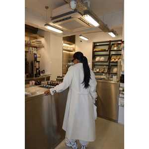 Gabardina Osanna Off-White con Cierre Cruzado, Forro de Lino Informal, Estampado de Piel de Zorro, Tejido de Punto de Cuero, Longitud Personalizada - Product Image 1