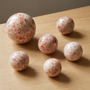 Esfera de Ágata Natural Rosa y Blanca Pulida, Piedra Curativa Hecha a Mano, Gema para Joyería y Decoración, Corte Brillante, Gujarat - Product Image 1