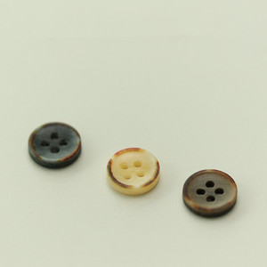 Bán Buôn Tùy Chỉnh Vòng 11Mm Nhựa Retro Cạnh Bốn Mắt Áo Sơ Mi Dệt Kim Cardigan May Nút Trong Số Lượng Lớn - Product Image 1