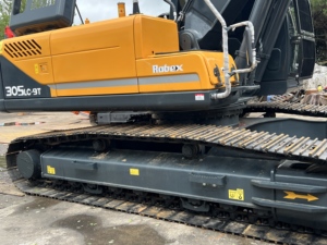 Excavatrice sur chenilles Hyundai 305LC de 30 tonnes, moteur diesel Cummins QSB6.7, certifiée CE EPA, pelle hydraulique - Product Image 5