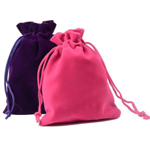 Sacchetto in Velluto Morbido per Gioielli con Coulisse, Personalizzabile con Logo, per Conservare Power Bank e Occhiali - Product Image 4