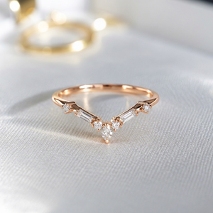 Bague de mariage tendance en or rose plaqué, sertie de diamants de laboratoire taille marquise et baguette, bijoux de mariage Shivay Star Diamond - Product Image 1