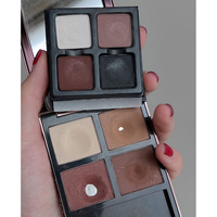 Palette d'ombres à paupières multicolores et imperméables pour peaux foncées Finition naturelle Ombre à paupières sèche lumineuse et métallique en noir