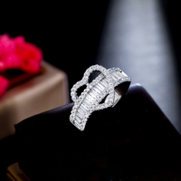 Bague de fiançailles et de mariage en argent plaqué avec zircon cubique, design délicat, grande pierre en forme de cœur, pour femme, cadeau de bijoux