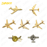 Broche personnalisée en métal en forme d'avion, vente en gros, badge d'aviateur en métal doré, épinglette émaillée en forme d'avion de sécurité