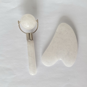 Rouleau facial en jade blanc pour massage du visage et réduction des rides - Product Image 6