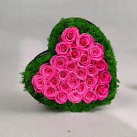 Groothandel creatieve op maat gemaakte onsterfelijke roos hartvormige knuffel-emmer verjaardagscadeau decoratie voor vriendin