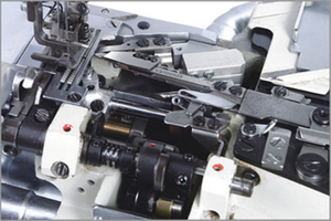 Máquina de Coser Interlock de Alta Velocidad RONMACK RM-8700T-FL con Cama Cilíndrica, Cuchilla Izquierda y Alimentación Superior e Inferior - Product Image 4
