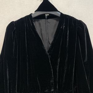 Personnalisable Automne Hiver Nouveau Vintage Velours Robe V-nack Lanterne Manches Lâche A-ligne Robes Noires - Product Image 5