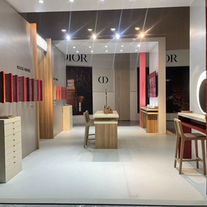 Système de stand d'exposition modulaire en bois pliable et portable pour la construction rapide de présentoirs personnalisés pour marques de mode lors de salons professionnels - Product Image 6