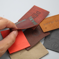 Étiquettes en cuir rectangulaires/carrées personnalisées à prix d'usine, découpées au laser, avec logo imprimé, lavables, à coudre pour vêtements