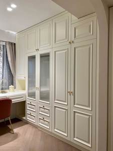 Armoire moderne sur pied de luxe sur mesure pour la chambre à coucher de la villa avec système de rangement intelligent - Product Image 2