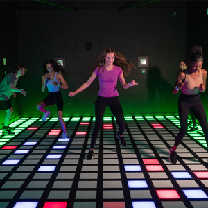 Plateforme de jeu interactive Speed Grid Activate Game Floor Is Lava Super Grid Hopscotch avec projection de pixels pour arène intérieure - Product Image 5