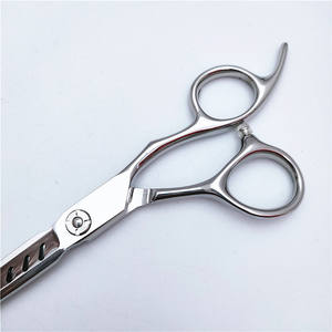 Tijeras Profesionales para Cabello JU89 de 62 mm, Acero Inoxidable 440C, para Diestros, Tijeras de Salón de Belleza, Tipo de Cuchilla Estándar - Product Image 4