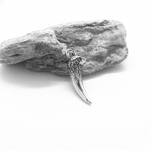 Yunnique – collier avec pendentif en acier inoxydable, croc de loup avec yeux rouges, bijoux à la mode pour hommes - Product Image 2
