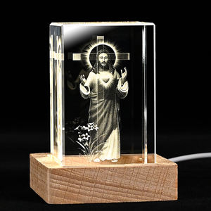 Bloc de cristal k9 <span class=keywords><strong>cube</strong></span> en verre 3d laser <span class=keywords><strong>cube</strong></span> design personnalisé led base en <span class=keywords><strong>bois</strong></span> - Product Image 3