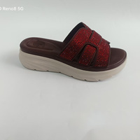 Sandales compensées plissées pour femmes en cuir PU, style mode, avec bride arrière et boucle de cheville, couleur marron clair, chaussures de marche