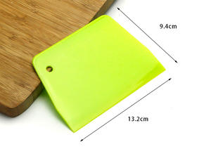 Grattoir <span class=keywords><strong>à</strong></span> <span class=keywords><strong>pâte</strong></span> trapézoïdal <span class=keywords><strong>en</strong></span> plastique vert grattoir <span class=keywords><strong>de</strong></span> bord <span class=keywords><strong>de</strong></span> <span class=keywords><strong>gâteau</strong></span> <span class=keywords><strong>en</strong></span> plastique coupe-<span class=keywords><strong>pâte</strong></span> grattoir beurre crème lisseur - Product Image 2