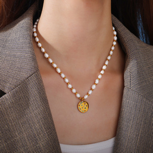 Collar de Perlas de Agua Dulce con Colgante de Concha en Forma de Corazón Chapado en Oro de 18K, Joyería para Mujer, Uso Diario - Product Image 4