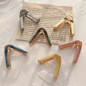 YJL New Arrival Triangle Claw Clip Metal Claw Hair Clips 4cm Small Alloy Hair Clips Claw Wholesale