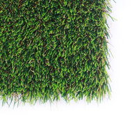 Gazon artificiel Verdigrass LUSH 90UF écologique haute densité 30 mm, résistant à l'eau, sur mesure, doux, installation facile