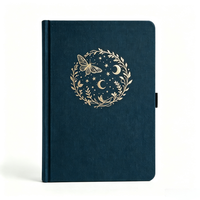 Carnet à pois A5 personnalisé en lin bleu marine avec couverture rigide, motif céleste et dorure à chaud, idéal pour logo personnalisé ou comme cadeau