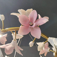 Lustre suspendu moderne en cuivre pour salon, salle à manger et escalier, avec motif floral décoratif et éclairage LED