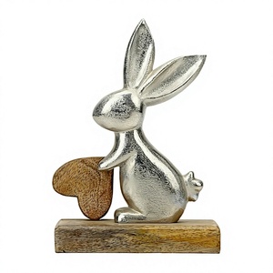 Figurine décorative de lapin en argent avec base en bois en forme de cœur, ornement de table rustique pour Pâques, décoration de printemps pour la maison, respectueuse de l'environnement - Product Image 1