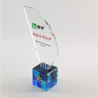 Trophée en cristal en cascade Jadevertu avec base carrée en Liuli, logo personnalisé, finition polie, design gravé, durable