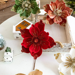 Décoration de Noël en tissu velours haut de gamme avec fleurs DIY, paillettes collées et arrangement de magnolia - Product Image 4
