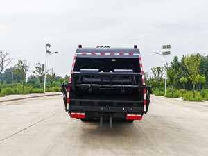 Camión Compactador de Basura Dongfeng de 9 CBM y 10 CBM, Camión Compactador de Basura Pequeño con Elevador de Contenedores - Product Image 6