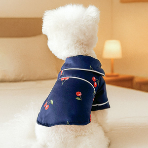 Pijama de Luxo em Cetim de Seda para Pets, Roupa de Dormir com Botões e Gola Lapela, Estampado, para Cães Pequenos e Gatos, Roupa de Lazer para Ambientes Internos - Product Image 4