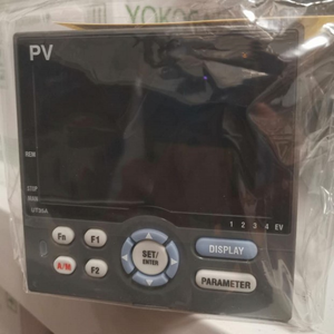 Brand New Digital Indicating <b>Controller</b> UT35A-000-11-00 - Product Image 4