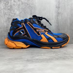 Calzado deportivo de lujo de alta calidad con diseño de marca de lujo, con material de malla transpirable y antideslizante. Disponible tanto para hombres como para mujeres. - Product Image 1