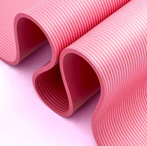 Vente en gros de tapis de yoga fitness écologique NBR doux au toucher épais impression personnalisée entraînement étirement imperméable antidérapant transport - Product Image 3