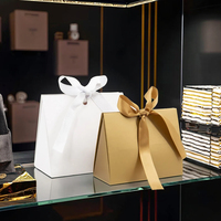 Sac cadeau en carton blanc fait main avec logo personnalisé, petit nouveau produit avec ruban et fermeture magnétique pour cadeaux en papier