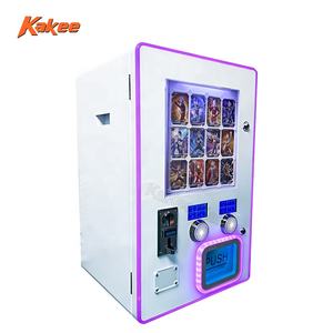 Distributeur automatique de cartes avec fonctions de paiement par pièces, acceptant l'argent liquide, les cartes de crédit et diverses méthodes de paiement - Product Image 1