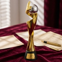 Prix usine Luxe Résine Dorée Artisanat Football Sport Compétitions Gagnant Coupe Souvenir Cadeau Football Jeu Trophée Prix