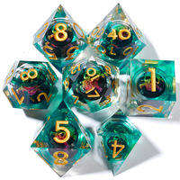 Grosir Set dadu sudut kanan Resin baru dengan Logo kustom ukiran banyak sisi dadu tajam untuk Dnd RPG