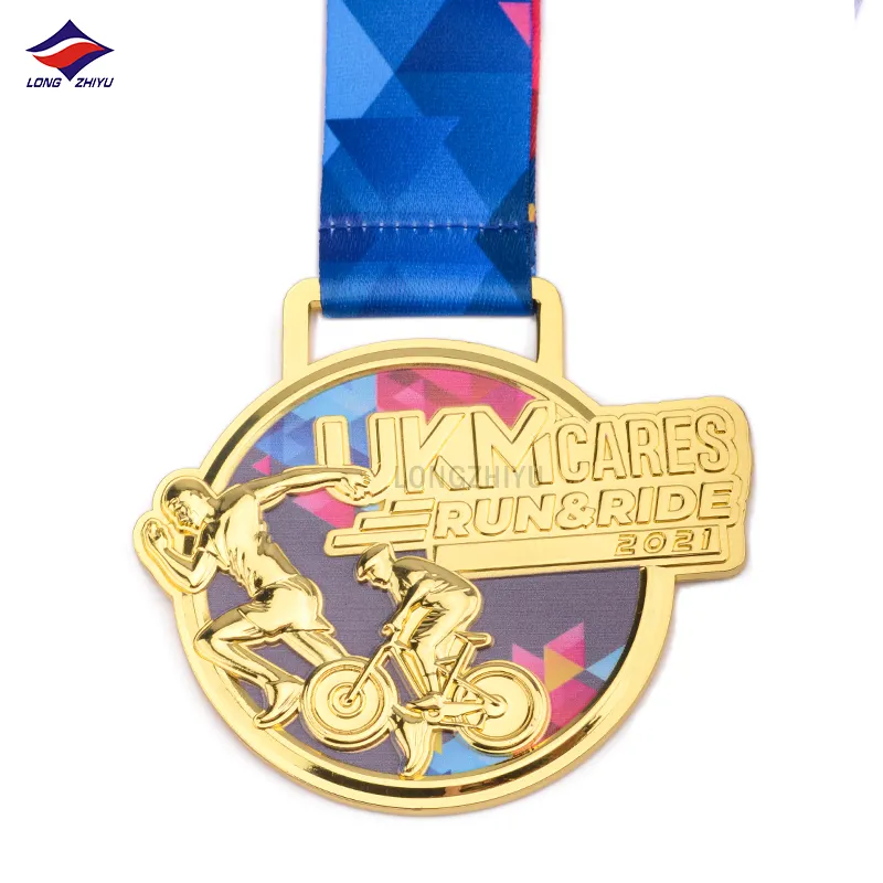 Longzhiyu koşu spor yüzme madalya üreticisi özel metal bisiklet bisiklet madalya ısmarlama emaye ironman triatlon madalya